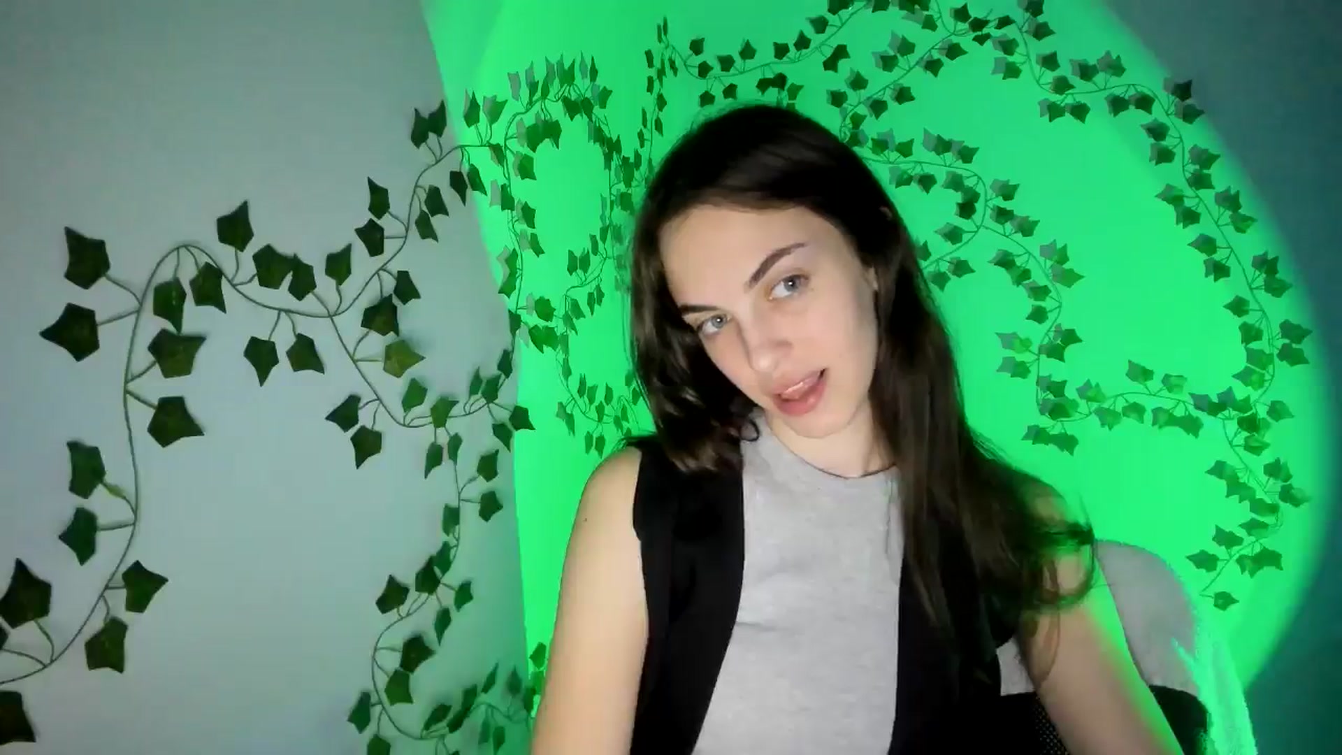 Gallery image thumbnail from Dashamoxy's myfreecams stream on, 03/05/2026, 21:15 image 18 of 20