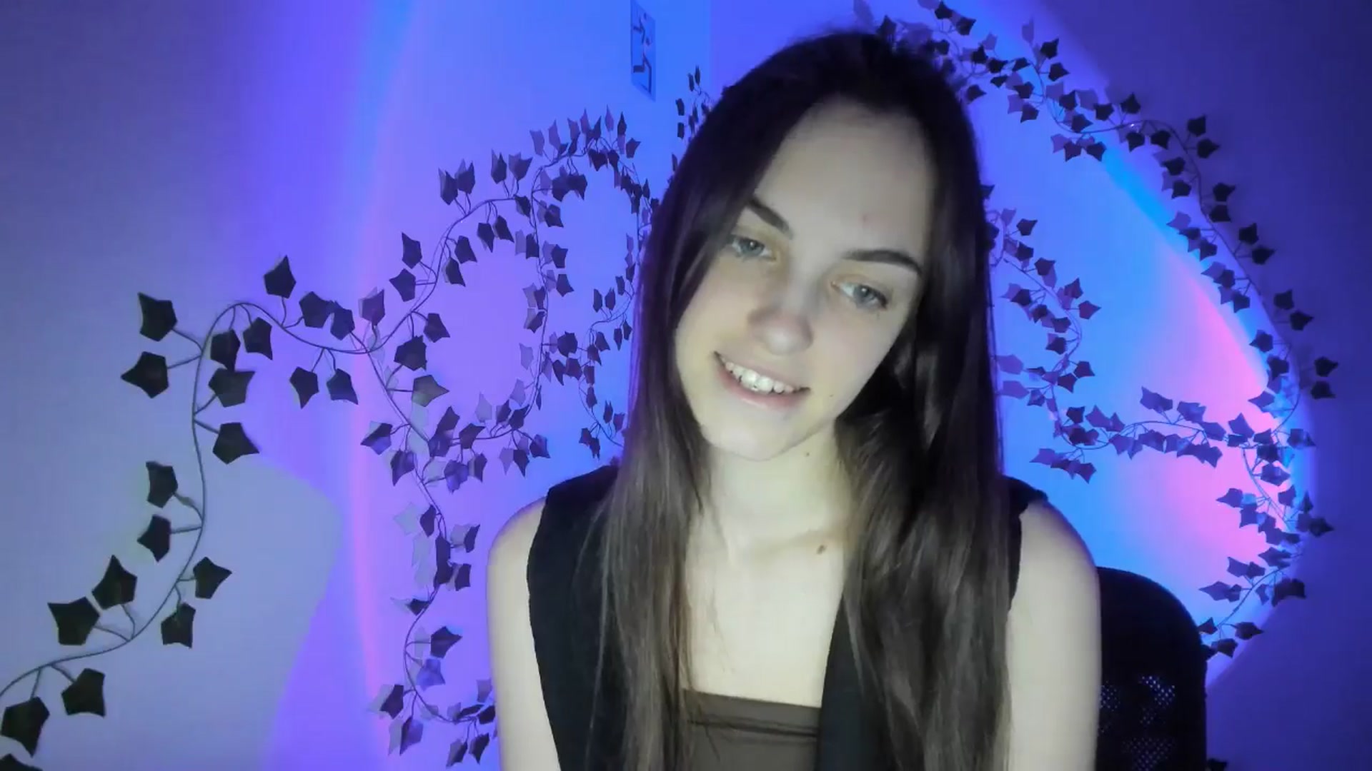 Gallery image thumbnail from Dashamoxy's myfreecams stream on, 03/18/2026, 19:46 image 16 of 20