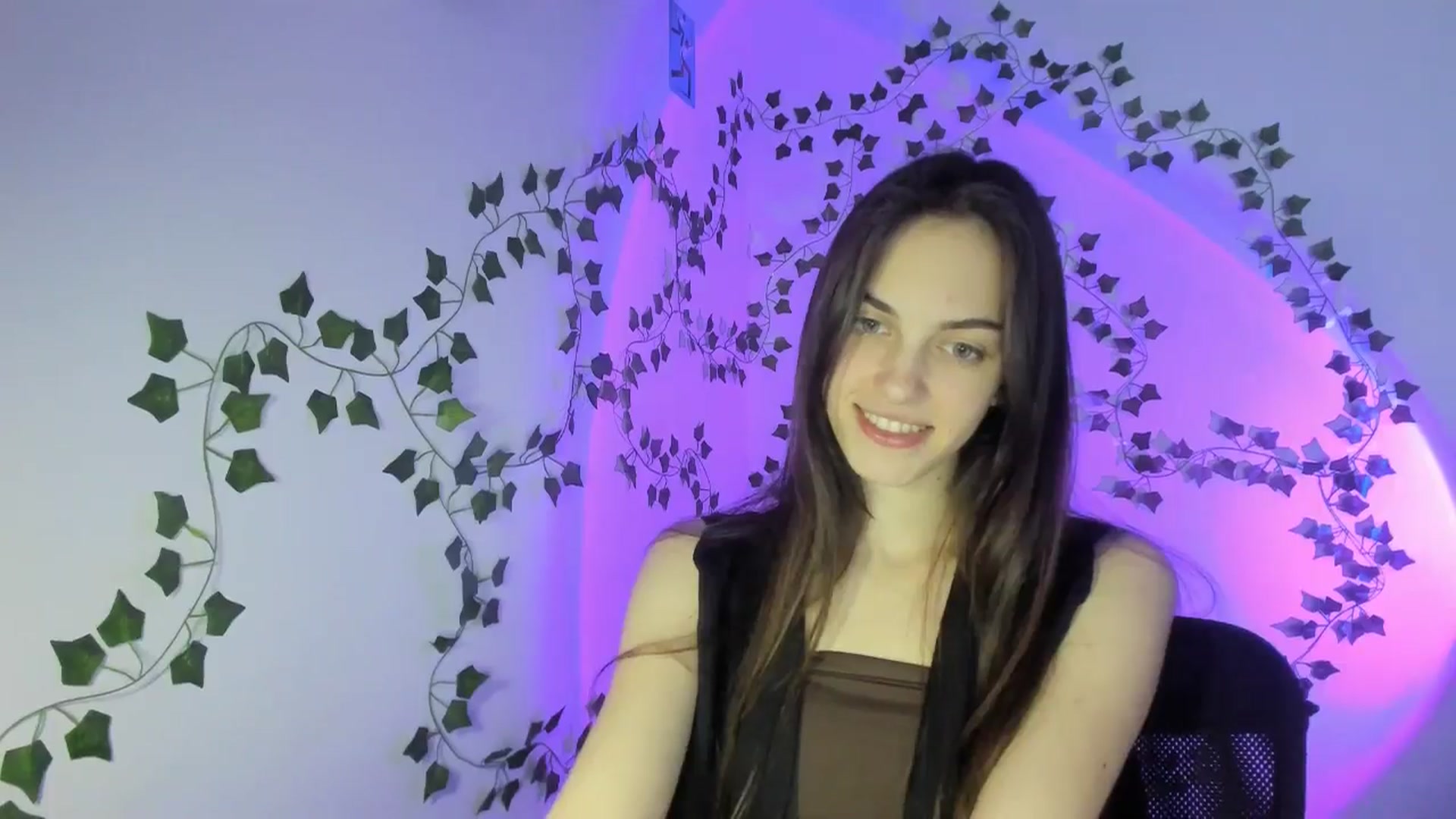 Gallery image thumbnail from Dashamoxy's myfreecams stream on, 03/18/2026, 19:46 image 7 of 20