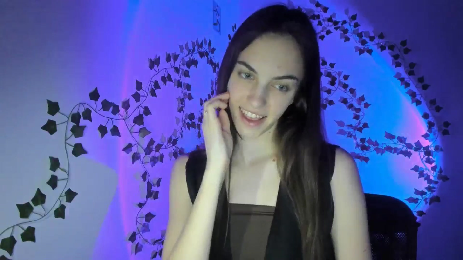 Gallery image thumbnail from Dashamoxy's myfreecams stream on, 03/18/2026, 19:46 image 9 of 20