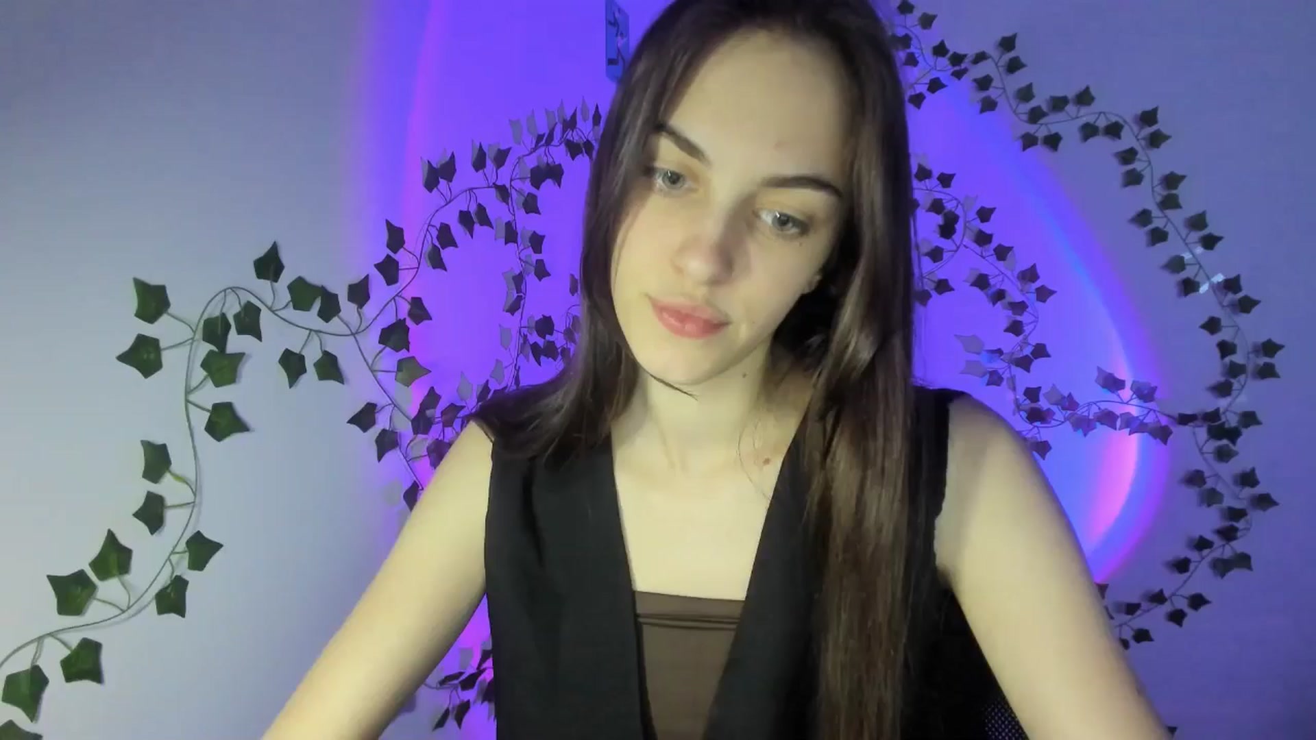 Gallery image thumbnail from Dashamoxy's myfreecams stream on, 03/18/2026, 19:46 image 1 of 20