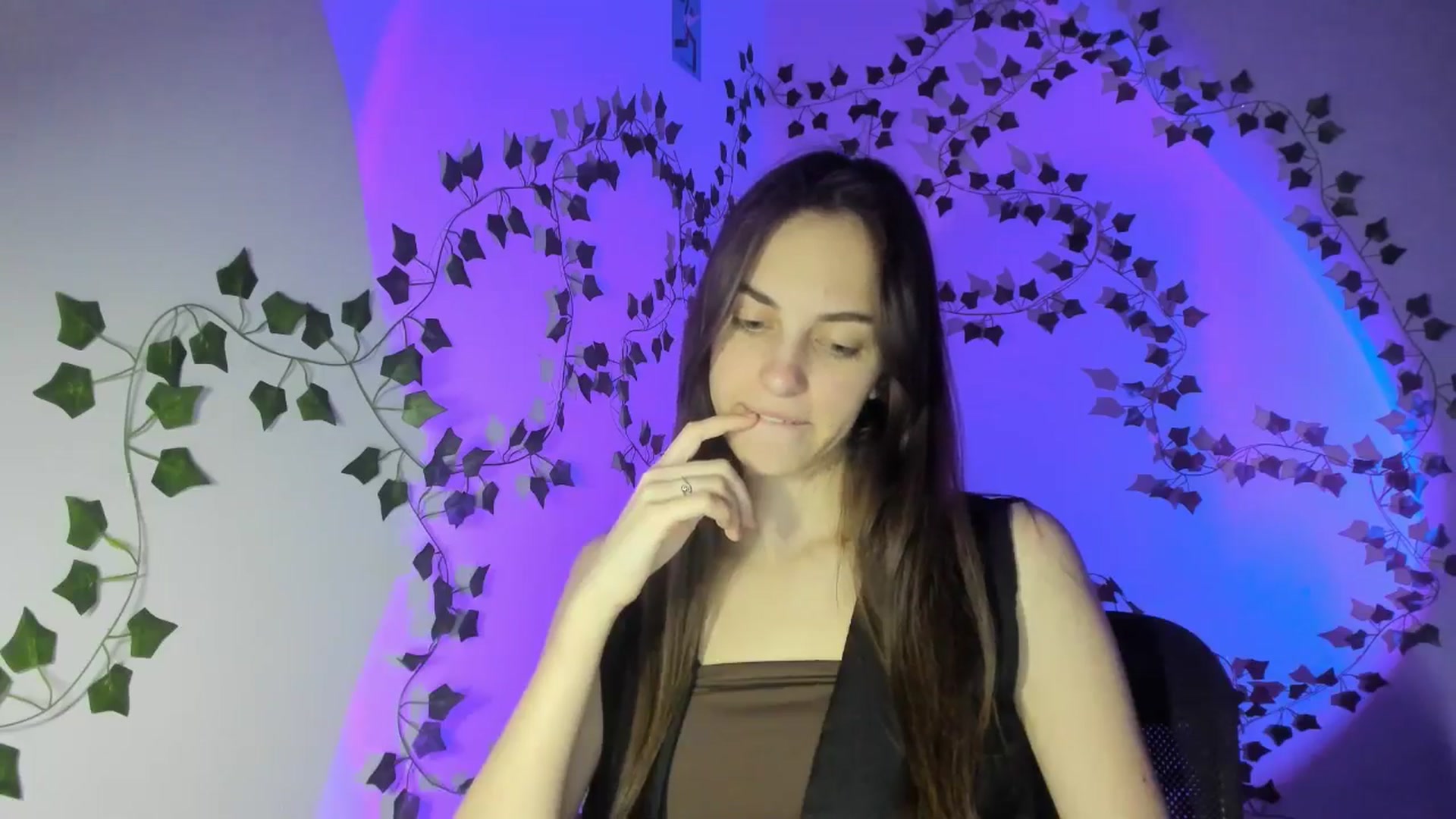 Gallery image thumbnail from Dashamoxy's myfreecams stream on, 03/18/2026, 19:46 image 19 of 20