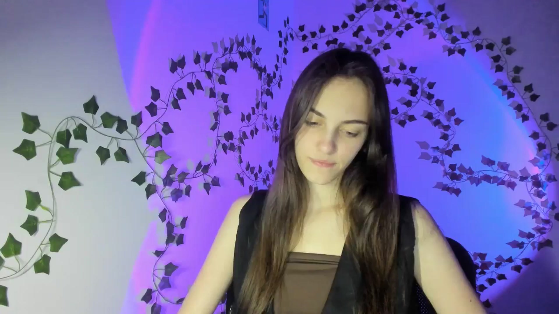 Gallery image thumbnail from Dashamoxy's myfreecams stream on, 03/18/2026, 19:46 image 18 of 20
