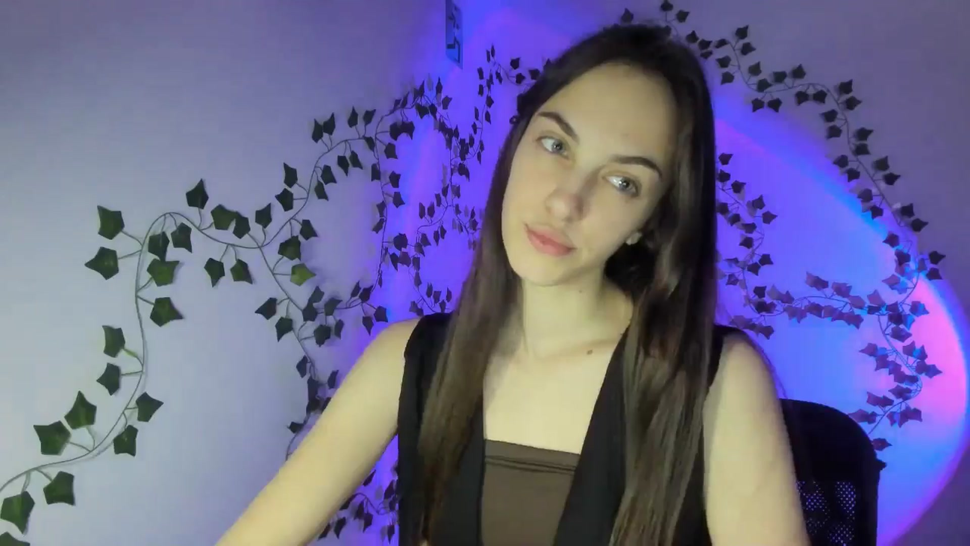 Gallery image thumbnail from Dashamoxy's myfreecams stream on, 03/18/2026, 19:46 image 3 of 20