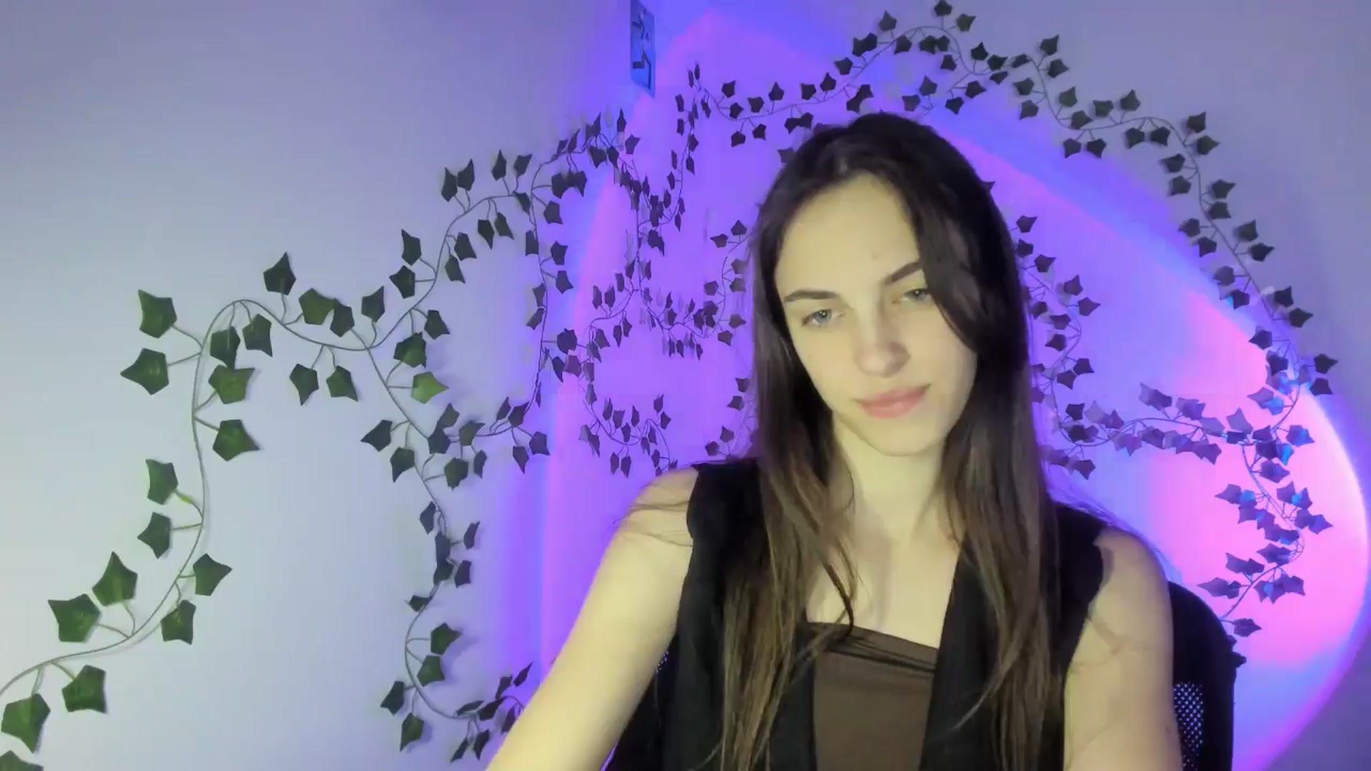 Gallery image thumbnail from Dashamoxy's myfreecams stream on, 03/18/2026, 19:46 image 5 of 20