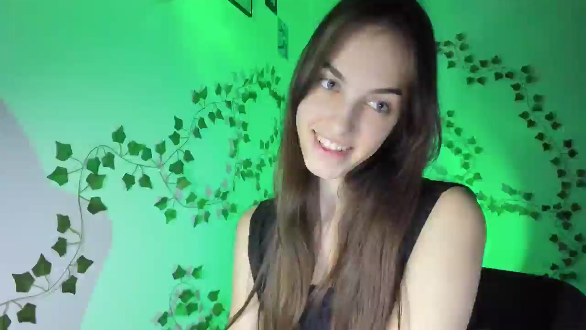 Gallery image thumbnail from Dashamoxy's myfreecams stream on, 03/23/2026, 17:42 image 13 of 20
