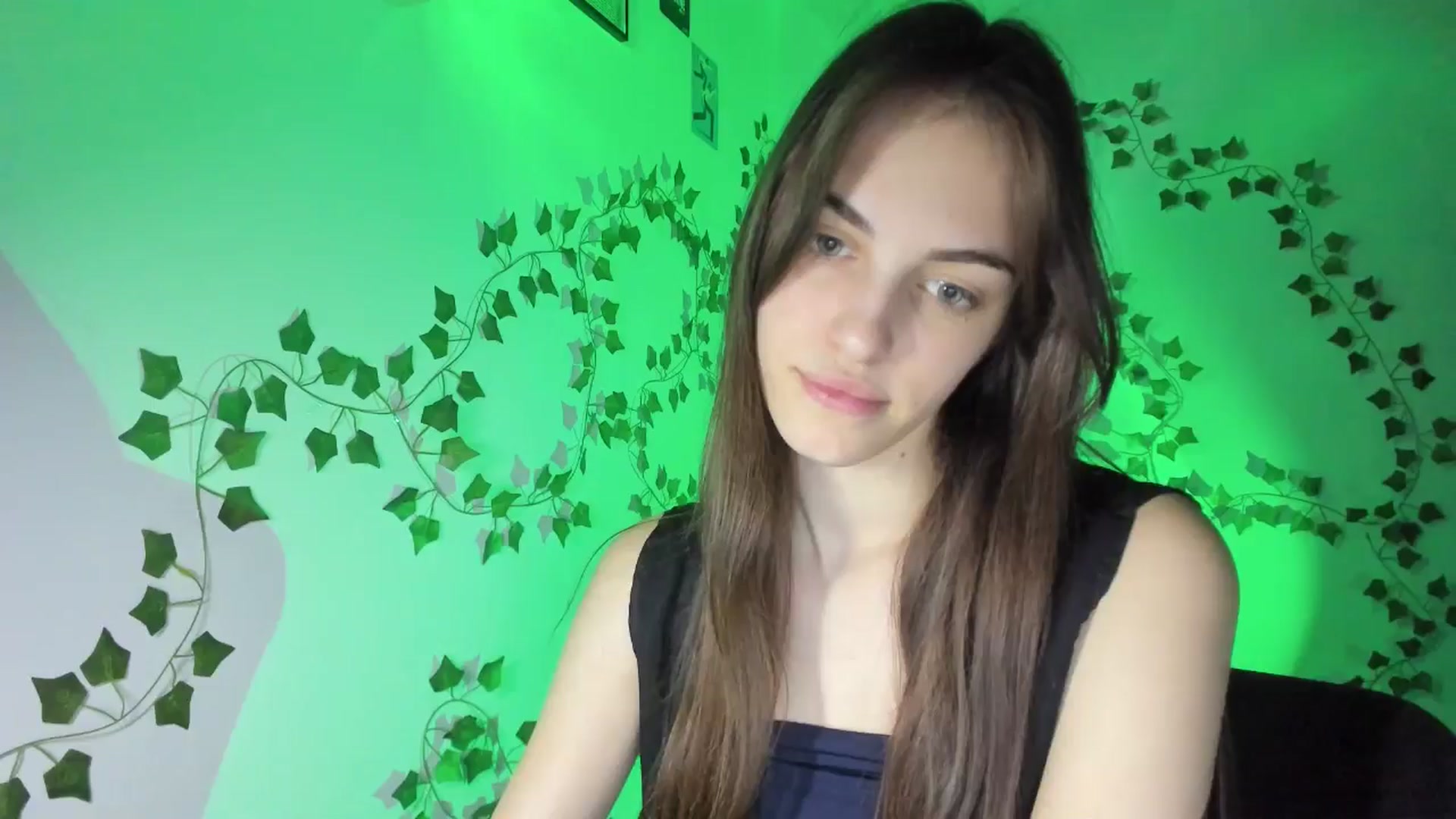 Gallery image thumbnail from Dashamoxy's myfreecams stream on, 03/23/2026, 17:42 image 14 of 20