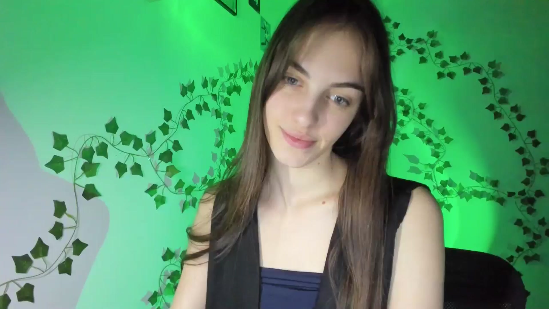 Gallery image thumbnail from Dashamoxy's myfreecams stream on, 03/23/2026, 17:42 image 16 of 20