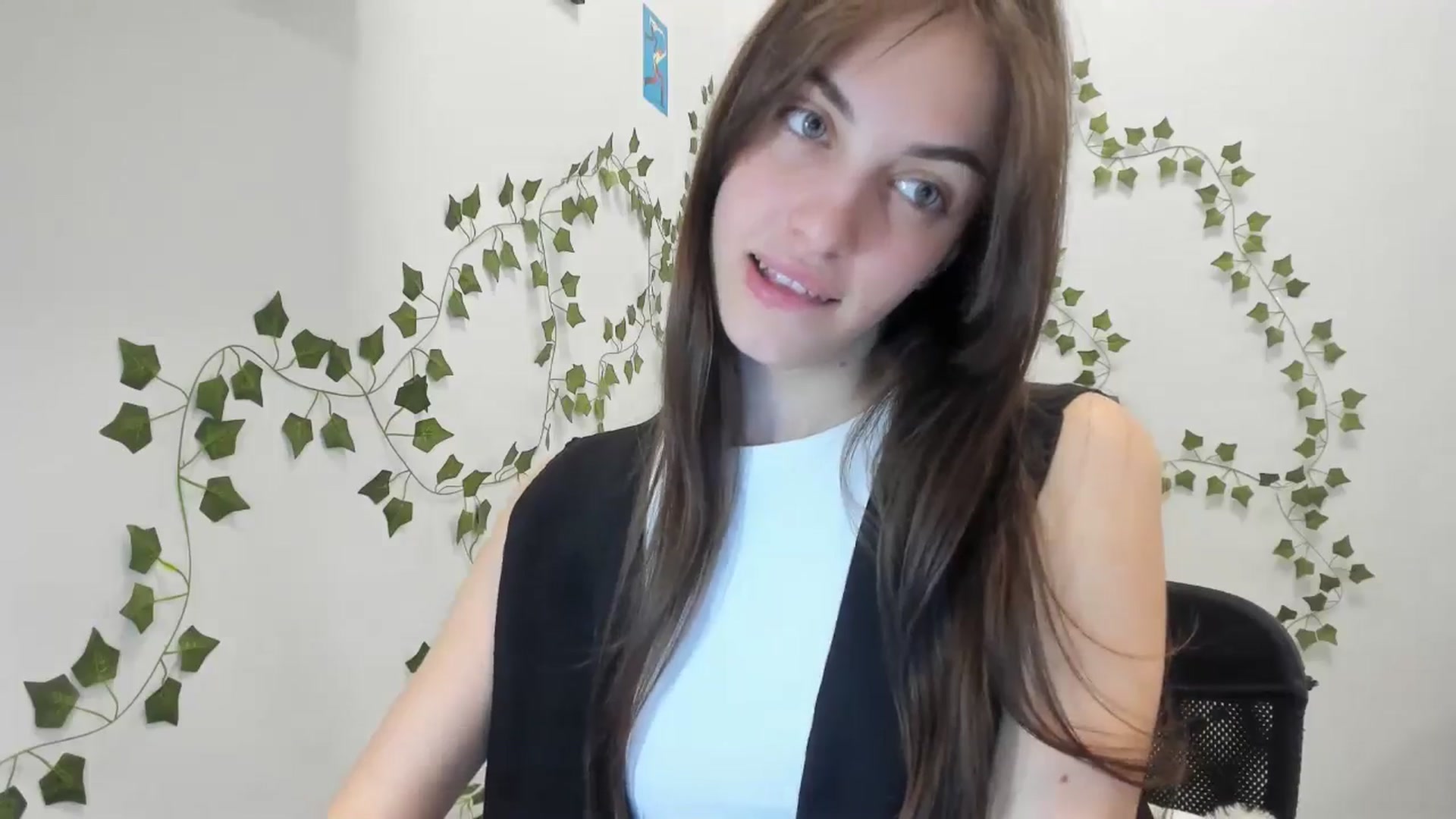 Gallery image thumbnail from Dashamoxy's myfreecams stream on, 03/25/2026, 15:59 image 15 of 20