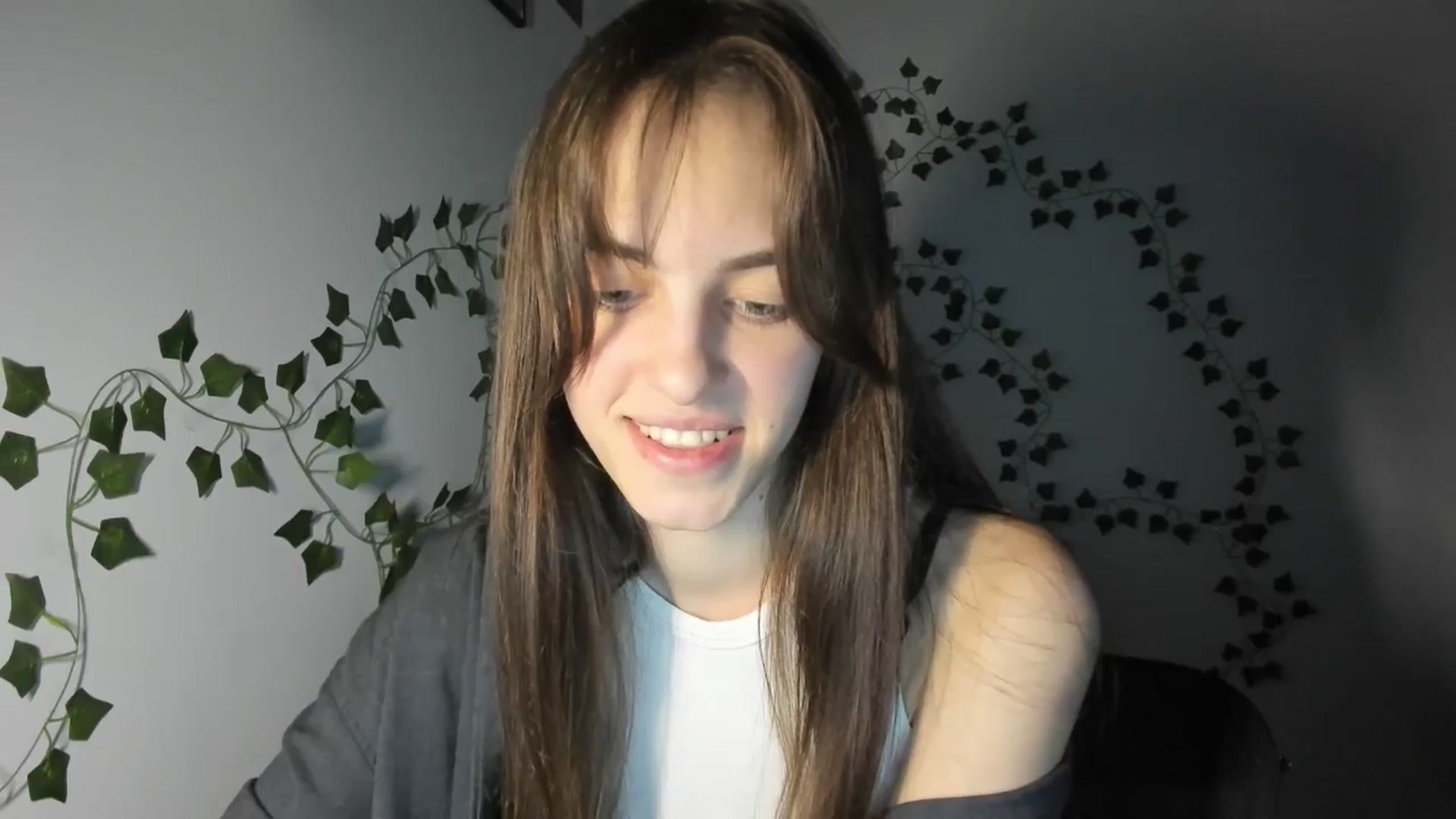 Gallery image thumbnail from Dashamoxy's myfreecams stream on, 03/29/2026, 16:35 image 13 of 20