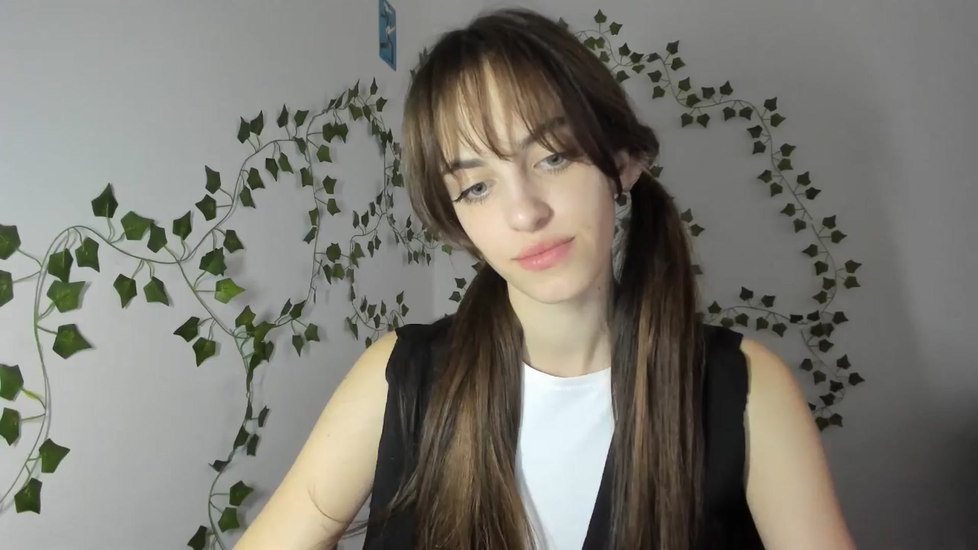 Gallery image thumbnail from Dashamoxy's myfreecams stream on, 03/31/2026, 14:01 image 3 of 20