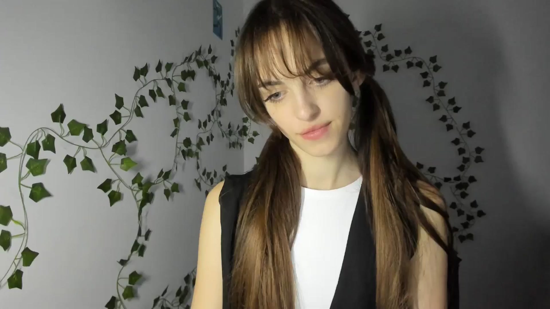 Gallery image thumbnail from Dashamoxy's myfreecams stream on, 03/31/2026, 14:01 image 5 of 20