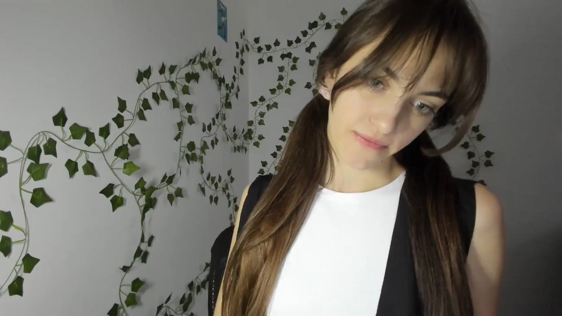 Gallery image thumbnail from Dashamoxy's myfreecams stream on, 03/31/2026, 14:01 image 10 of 20