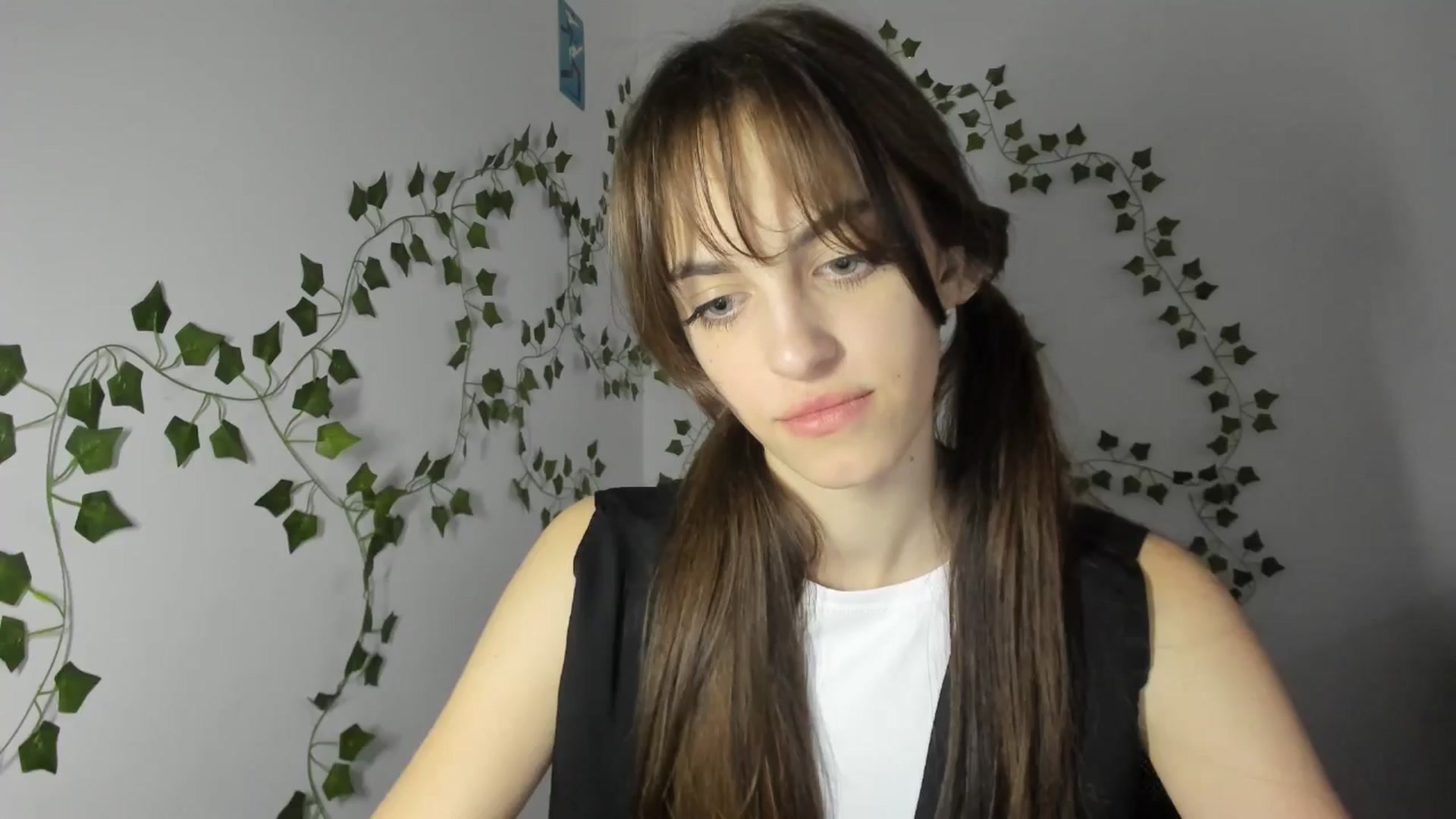 Gallery image thumbnail from Dashamoxy's myfreecams stream on, 03/31/2026, 14:01 image 9 of 20