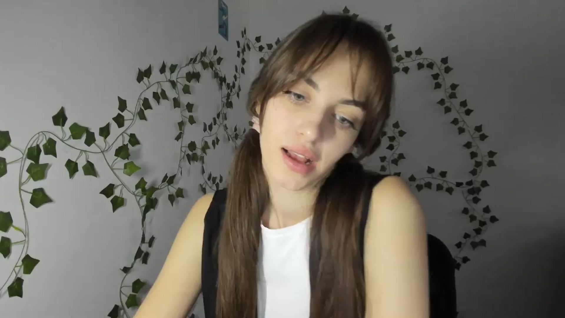 Gallery image thumbnail from Dashamoxy's myfreecams stream on, 03/31/2026, 14:01 image 12 of 20