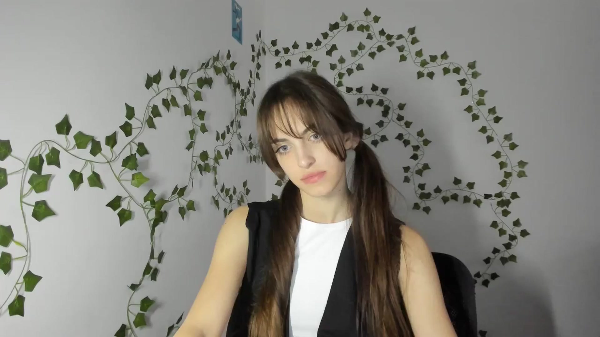 Gallery image thumbnail from Dashamoxy's myfreecams stream on, 03/31/2026, 14:01 image 11 of 20