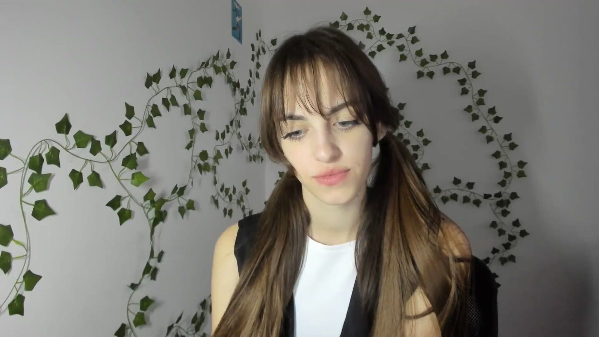 Gallery image thumbnail from Dashamoxy's myfreecams stream on, 03/31/2026, 14:01 image 4 of 20