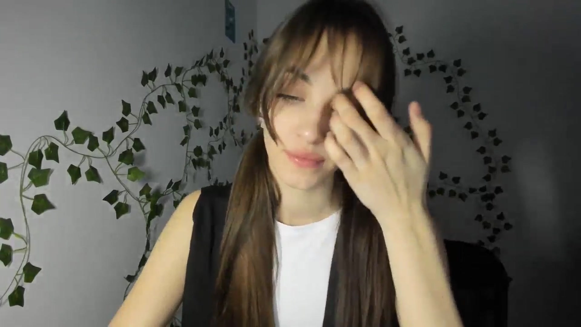Gallery image thumbnail from Dashamoxy's myfreecams stream on, 03/31/2026, 14:01 image 8 of 20