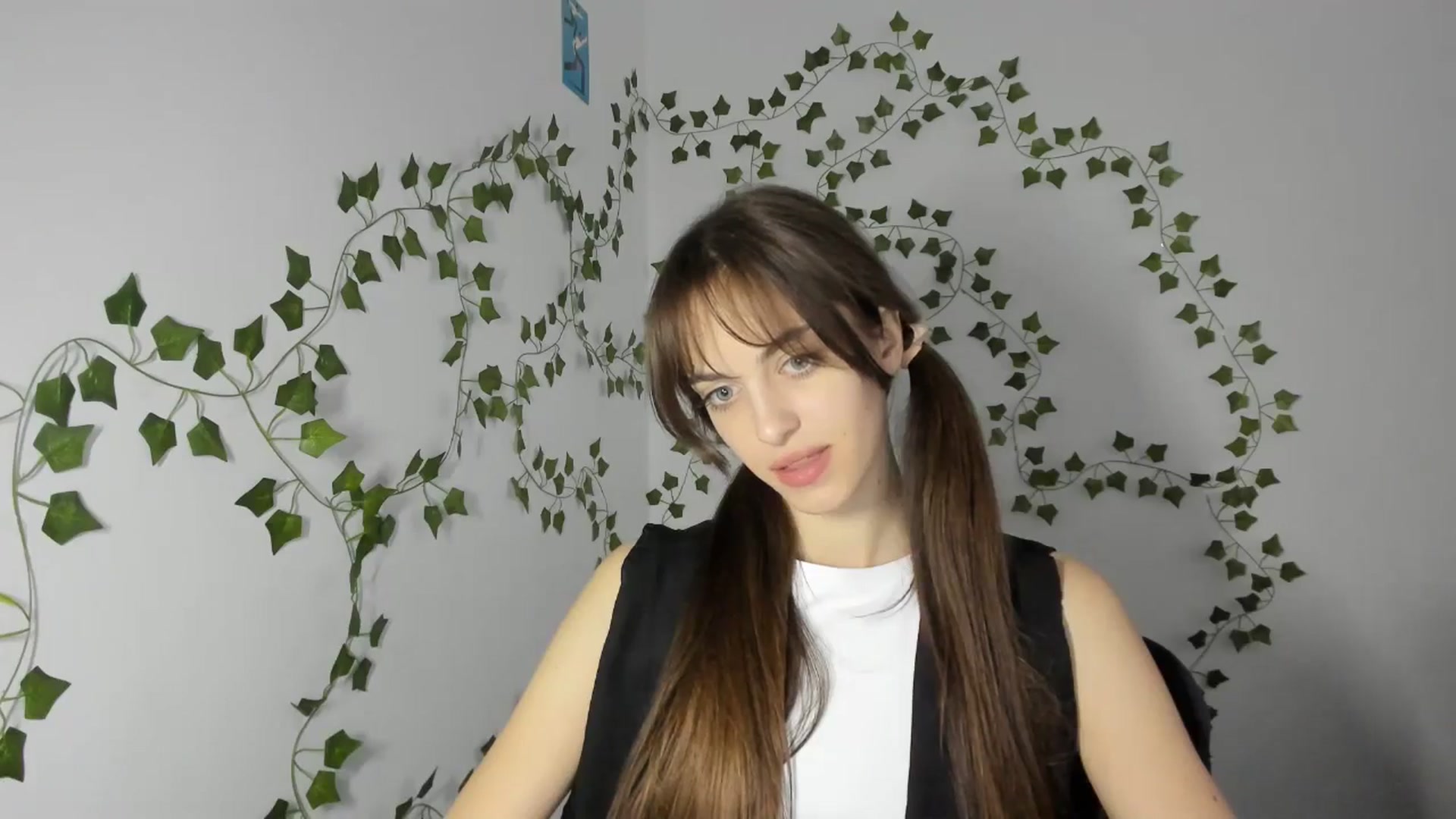 Gallery image thumbnail from Dashamoxy's myfreecams stream on, 03/31/2026, 14:44 image 13 of 20