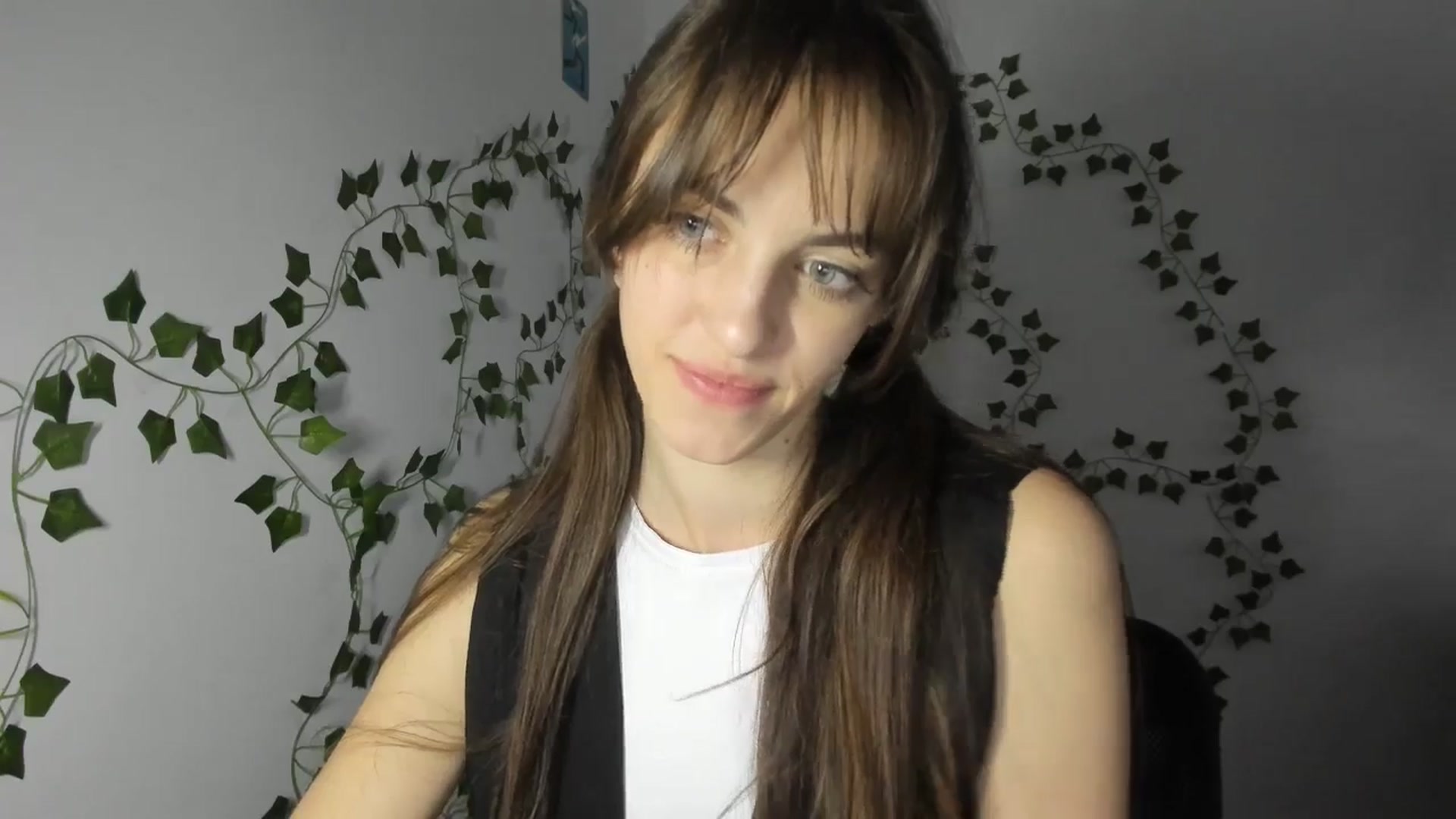 Gallery image thumbnail from Dashamoxy's myfreecams stream on, 03/31/2026, 14:44 image 3 of 20