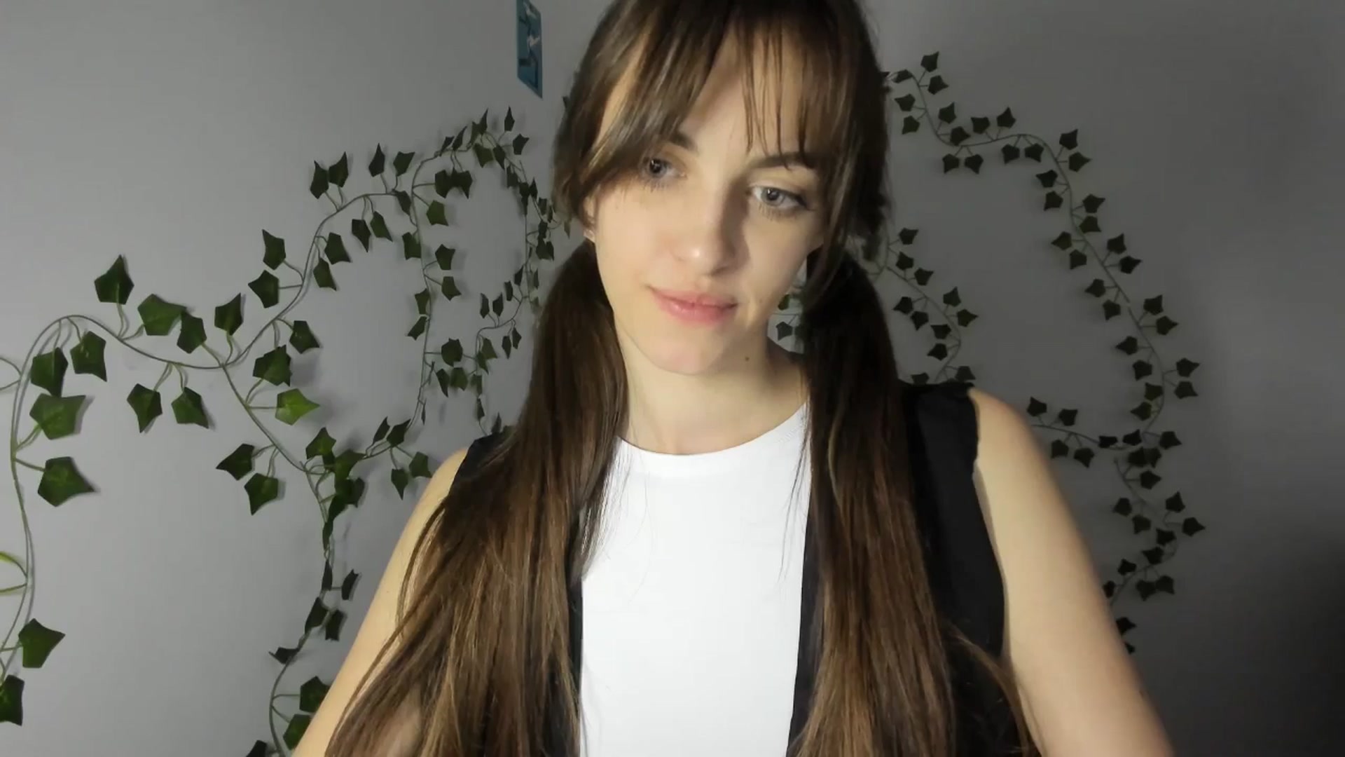 Gallery image thumbnail from Dashamoxy's myfreecams stream on, 03/31/2026, 14:44 image 5 of 20