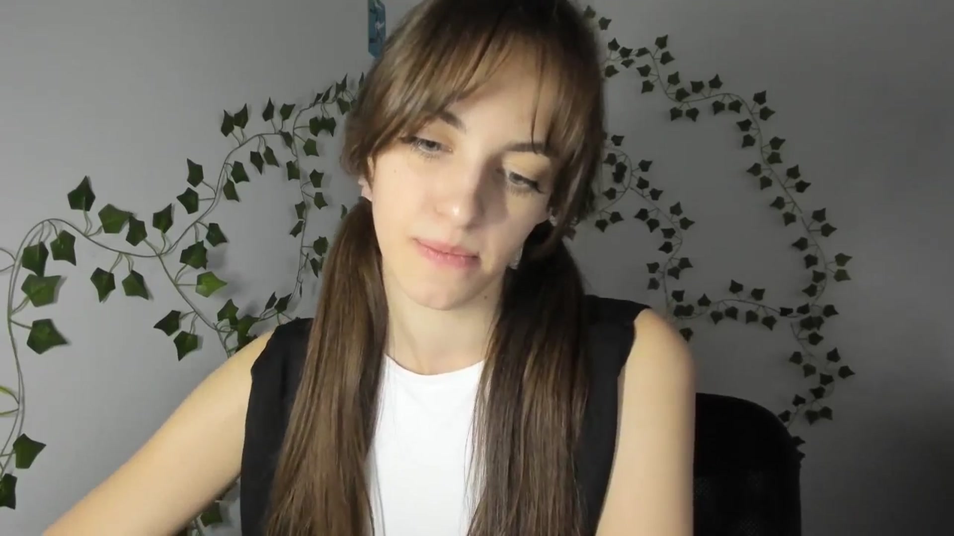 Gallery image thumbnail from Dashamoxy's myfreecams stream on, 03/31/2026, 14:44 image 10 of 20