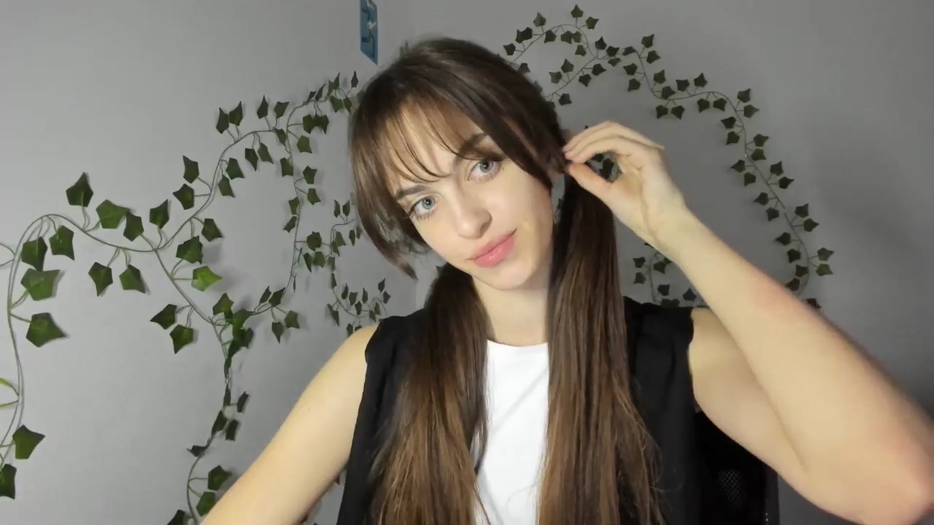 Gallery image thumbnail from Dashamoxy's myfreecams stream on, 03/31/2026, 14:44 image 8 of 20