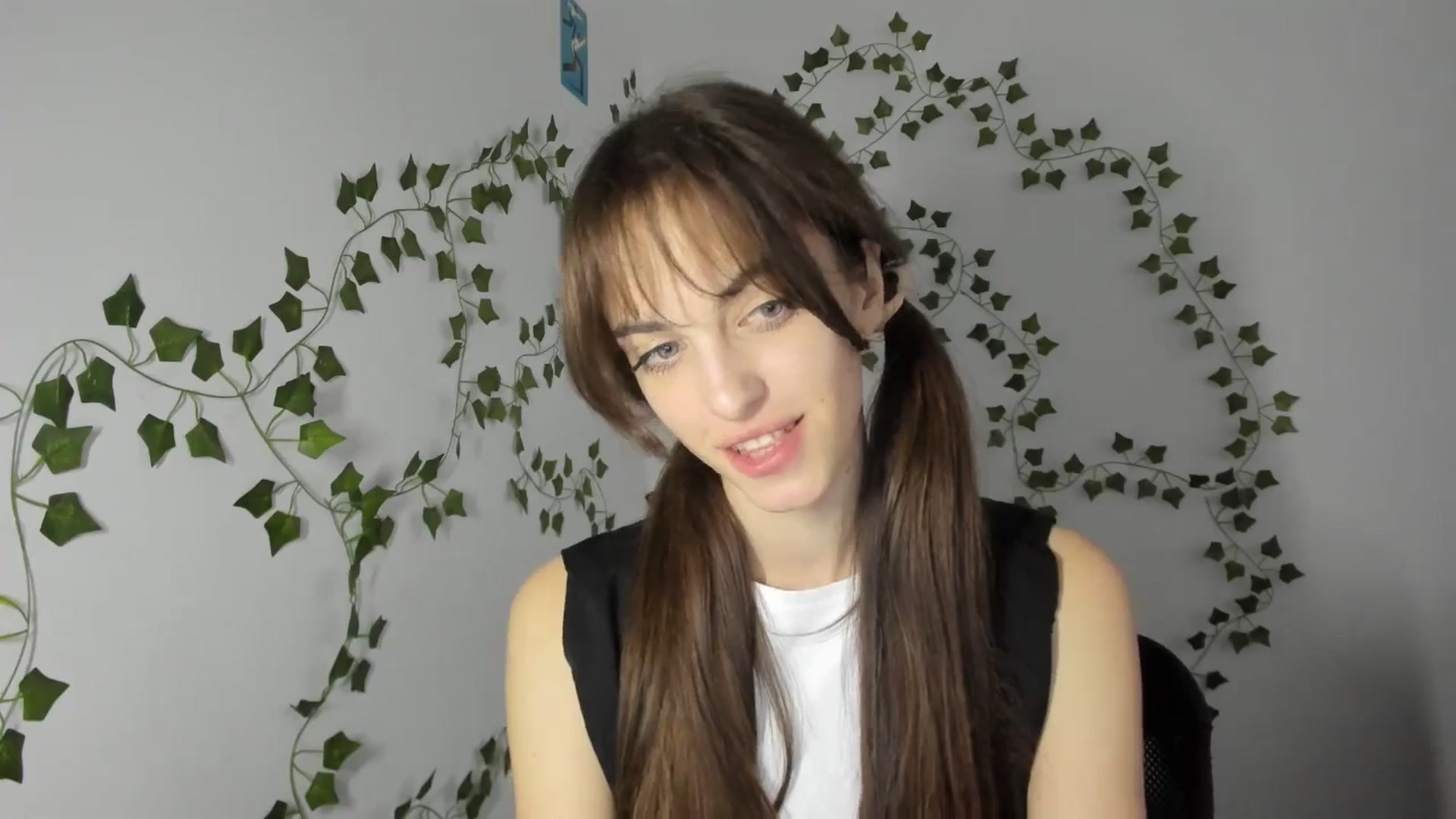 Gallery image thumbnail from Dashamoxy's myfreecams stream on, 03/31/2026, 14:44 image 16 of 20
