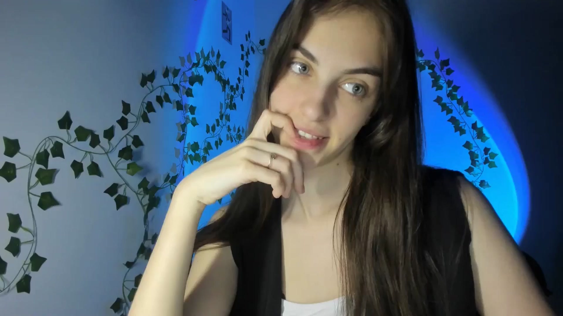 Gallery image thumbnail from Dashamoxy's myfreecams stream on, 04/04/2026, 18:18 image 2 of 20