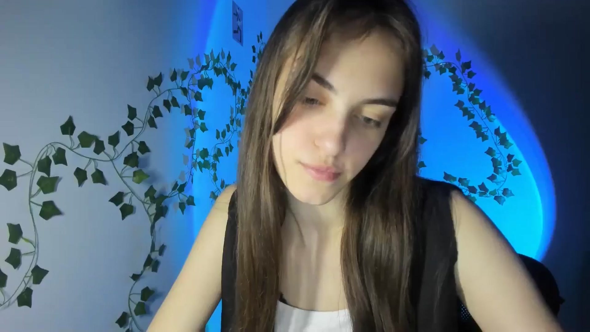 Gallery image thumbnail from Dashamoxy's myfreecams stream on, 04/04/2026, 18:18 image 17 of 20