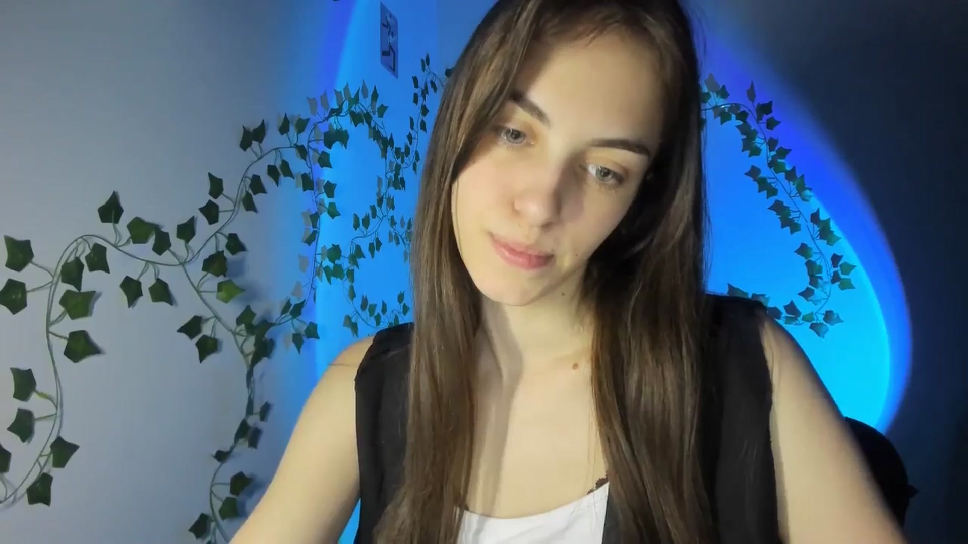 Gallery image thumbnail from Dashamoxy's myfreecams stream on, 04/04/2026, 18:18 image 12 of 20