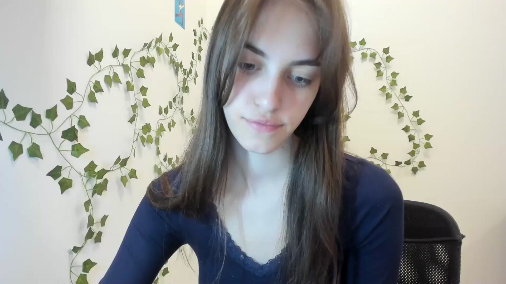 Gallery image thumbnail from Dashamoxy's myfreecams stream on, 04/09/2026, 17:39 image 6 of 20