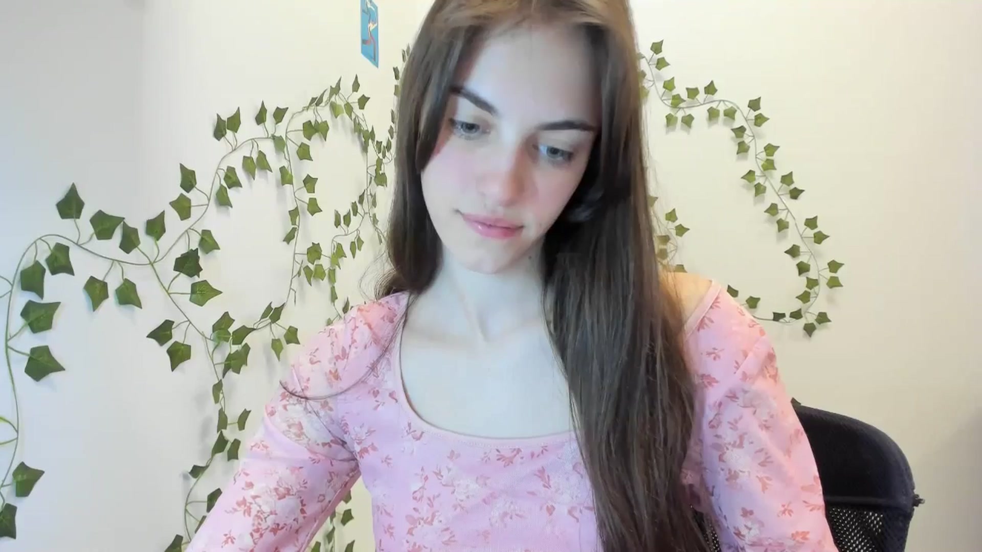 Gallery image thumbnail from Dashamoxy's myfreecams stream on, 04/10/2026, 16:40 image 8 of 20