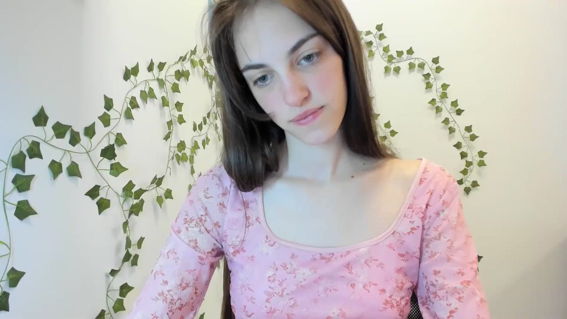Gallery image thumbnail from Dashamoxy's myfreecams stream on, 04/10/2026, 16:40 image 16 of 20