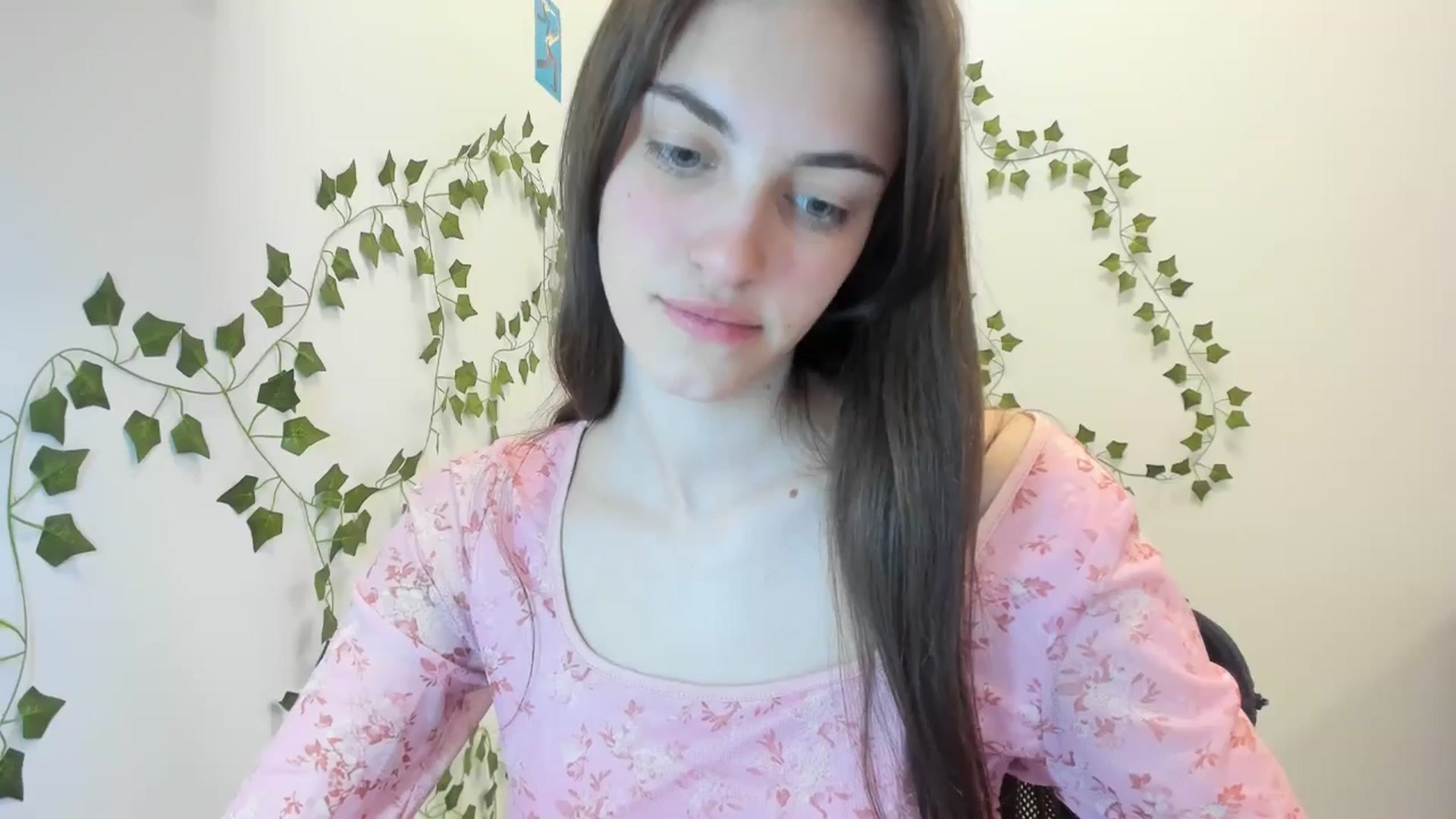 Gallery image thumbnail from Dashamoxy's myfreecams stream on, 04/10/2026, 16:40 image 17 of 20