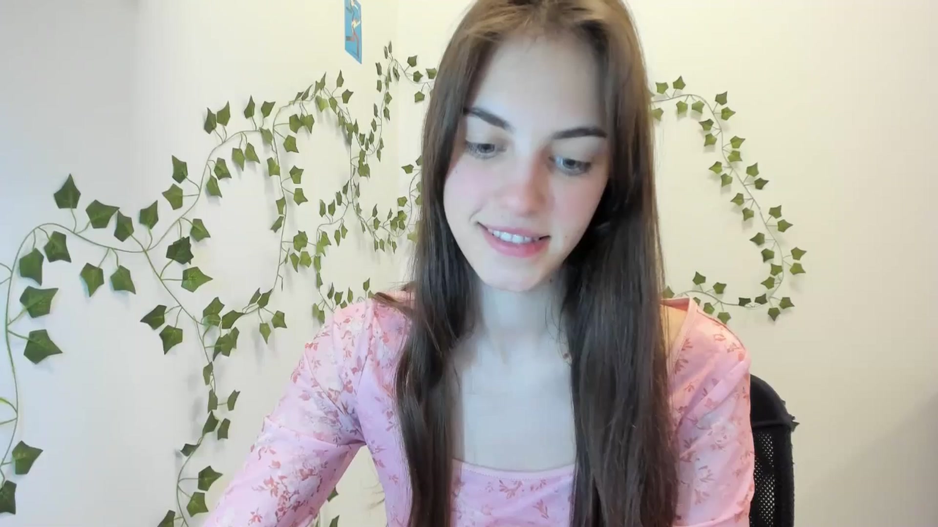Gallery image thumbnail from Dashamoxy's myfreecams stream on, 04/10/2026, 16:40 image 2 of 20