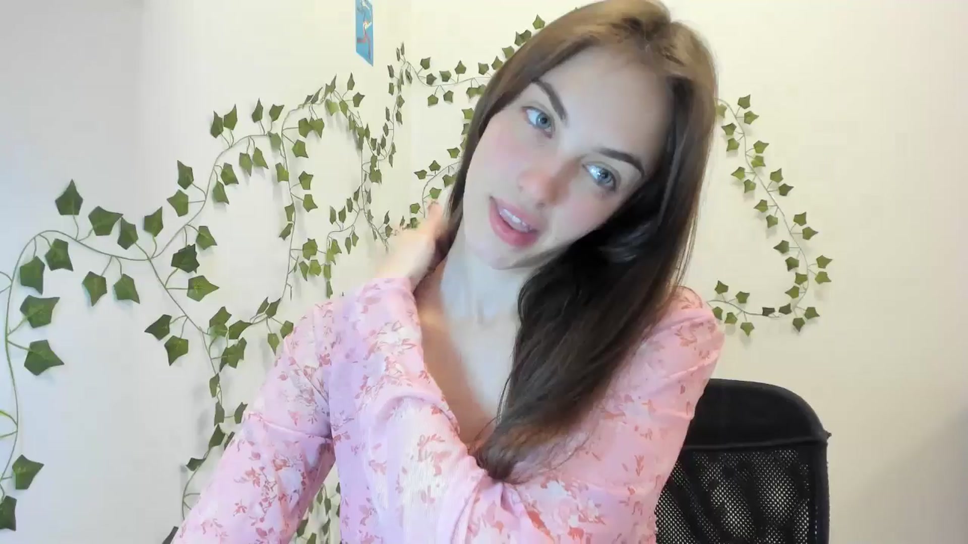 Gallery image thumbnail from Dashamoxy's myfreecams stream on, 04/10/2026, 16:40 image 4 of 20