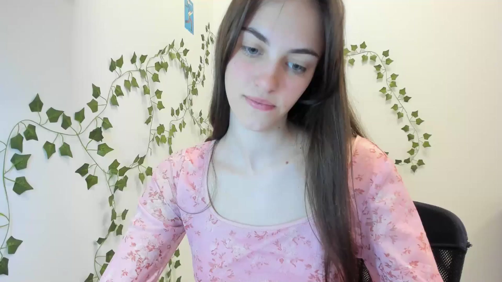Gallery image thumbnail from Dashamoxy's myfreecams stream on, 04/10/2026, 16:40 image 12 of 20