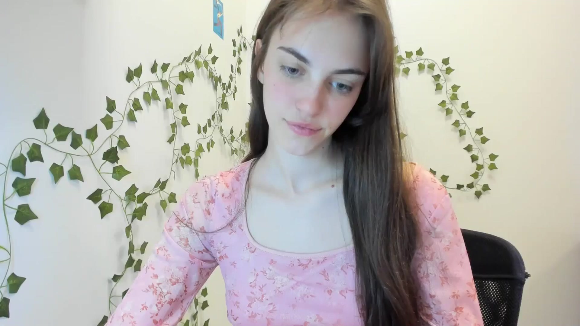 Gallery image thumbnail from Dashamoxy's myfreecams stream on, 04/10/2026, 16:40 image 9 of 20
