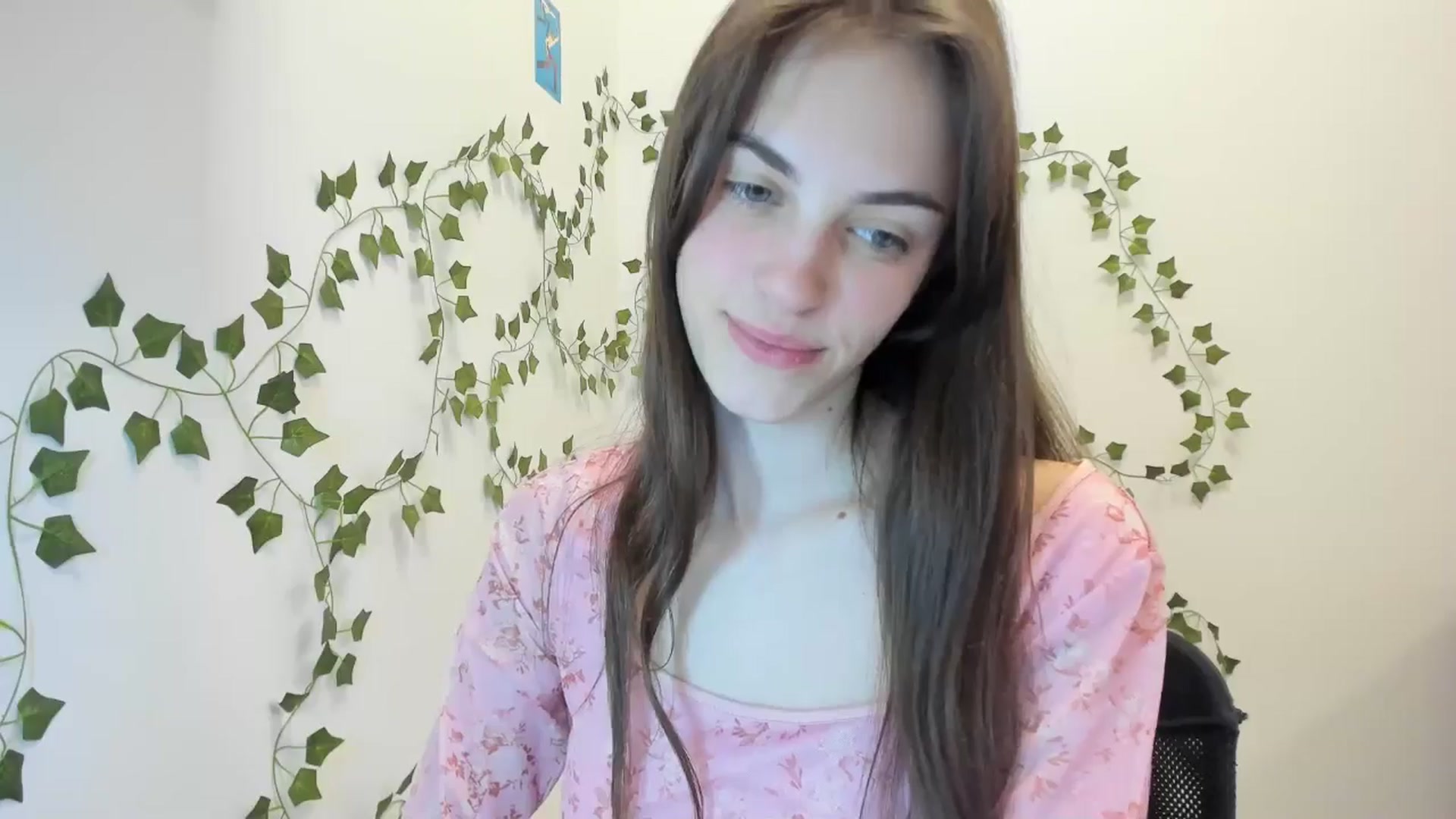 Gallery image thumbnail from Dashamoxy's myfreecams stream on, 04/10/2026, 16:40 image 19 of 20