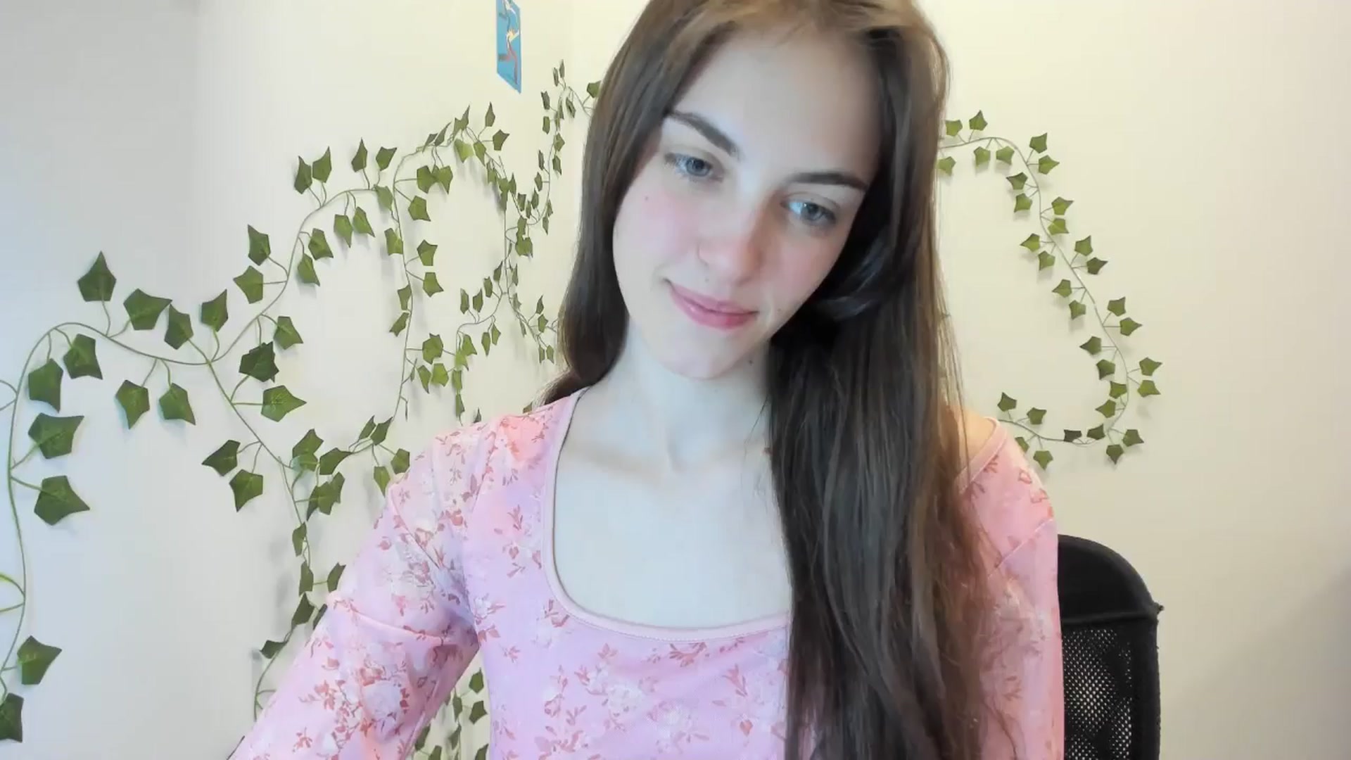 Gallery image thumbnail from Dashamoxy's myfreecams stream on, 04/10/2026, 16:40 image 6 of 20