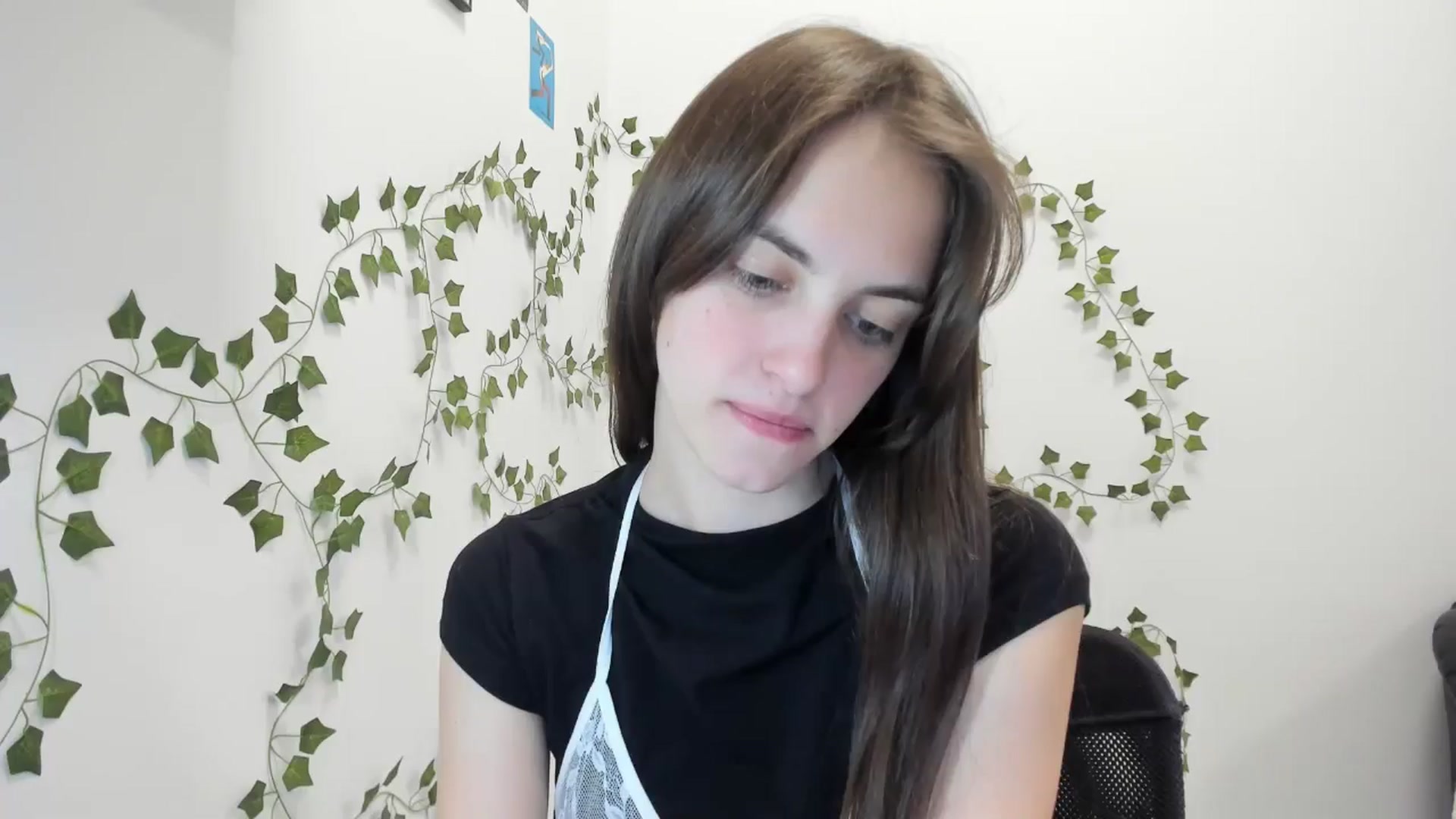 Gallery image thumbnail from Dashamoxy's myfreecams stream on, 04/11/2026, 17:16 image 17 of 20