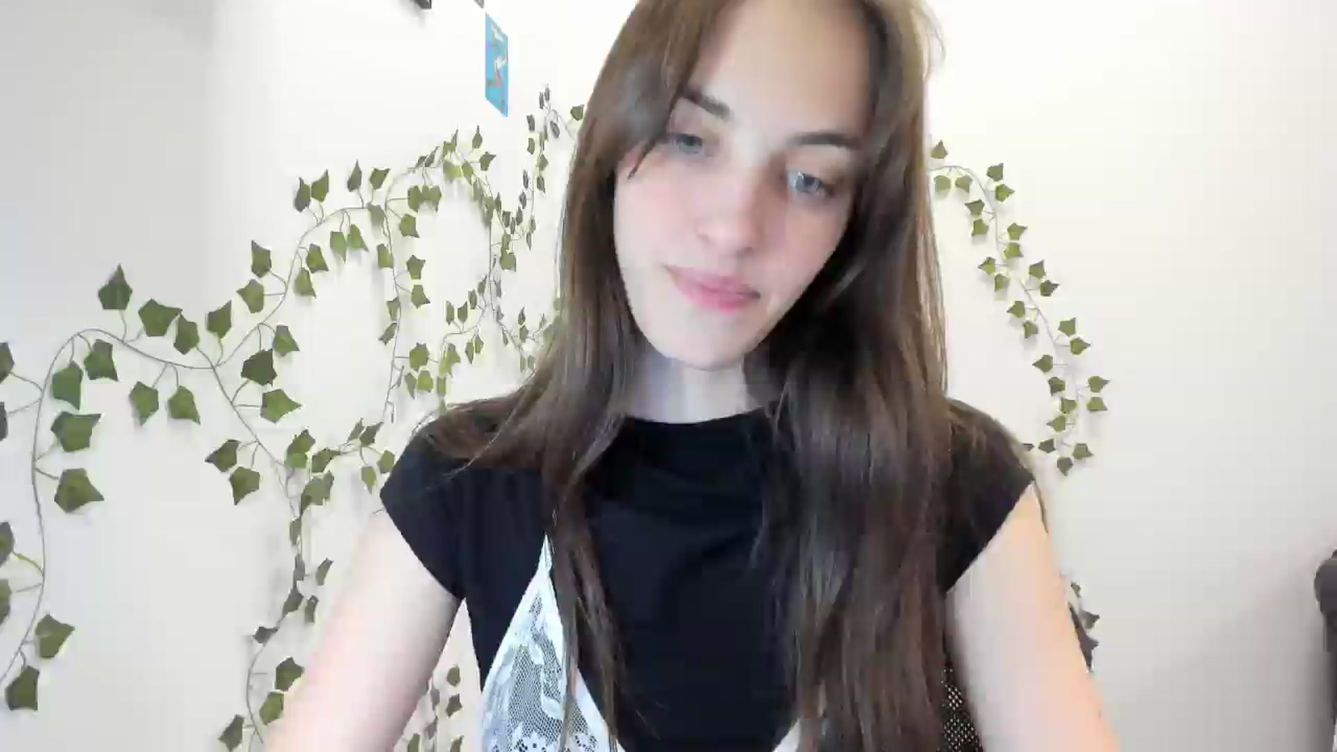 Gallery image thumbnail from Dashamoxy's myfreecams stream on, 04/11/2026, 17:16 image 10 of 20