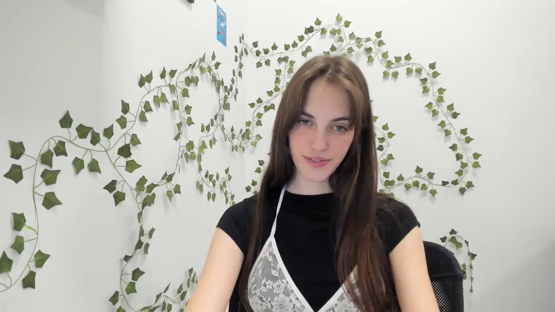 Gallery image thumbnail from Dashamoxy's myfreecams stream on, 04/11/2026, 17:16 image 7 of 20