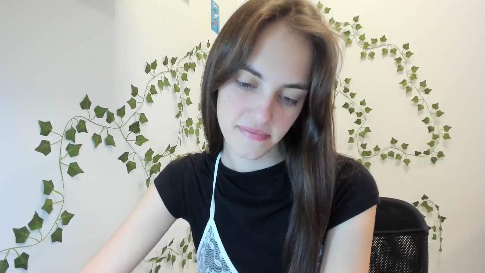 Gallery image thumbnail from Dashamoxy's myfreecams stream on, 04/11/2026, 17:16 image 3 of 20