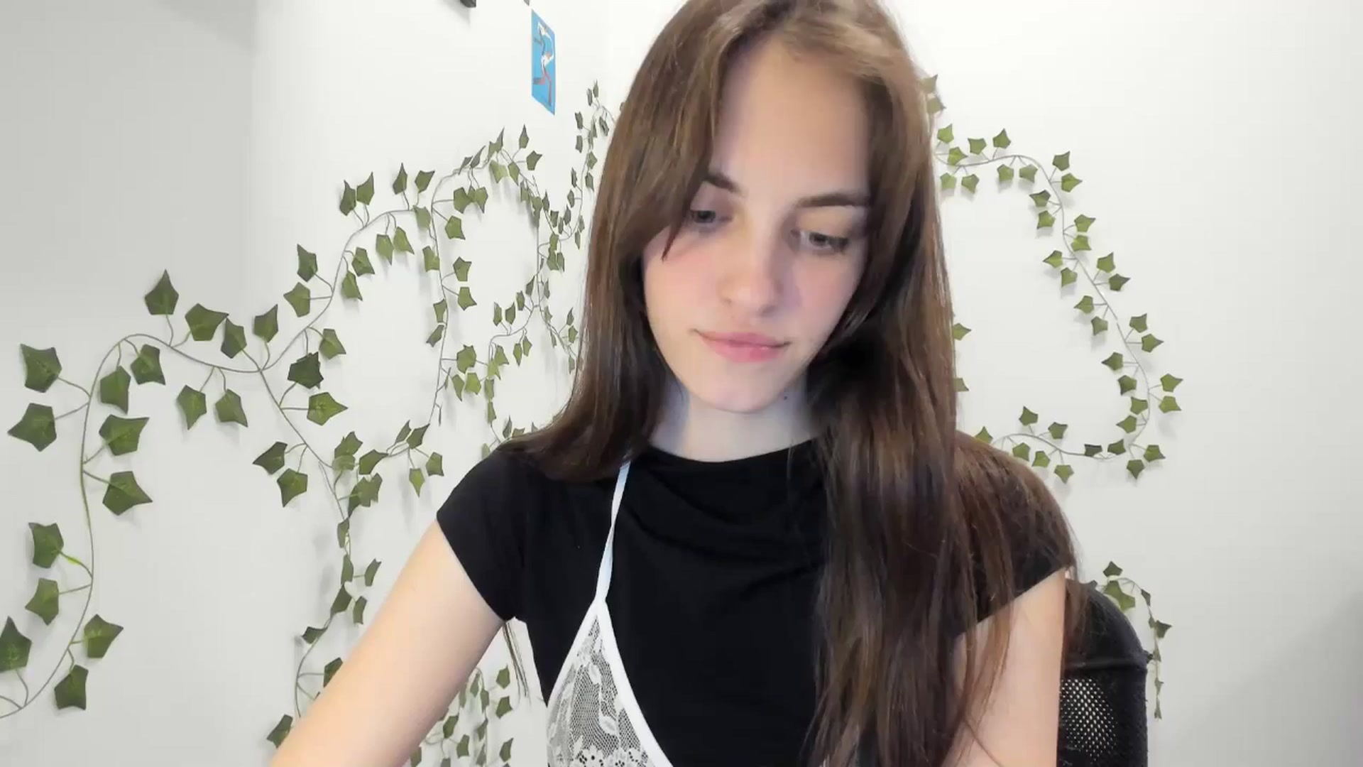 Gallery image thumbnail from Dashamoxy's myfreecams stream on, 04/11/2026, 17:16 image 9 of 20
