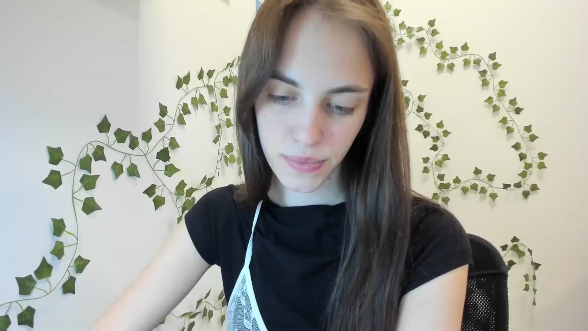 Gallery image thumbnail from Dashamoxy's myfreecams stream on, 04/11/2026, 17:16 image 2 of 20