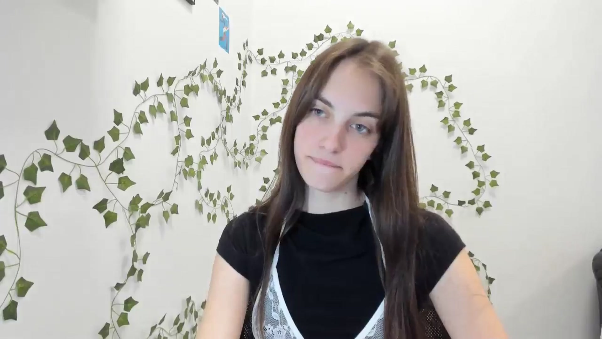 Gallery image thumbnail from Dashamoxy's myfreecams stream on, 04/11/2026, 17:16 image 15 of 20