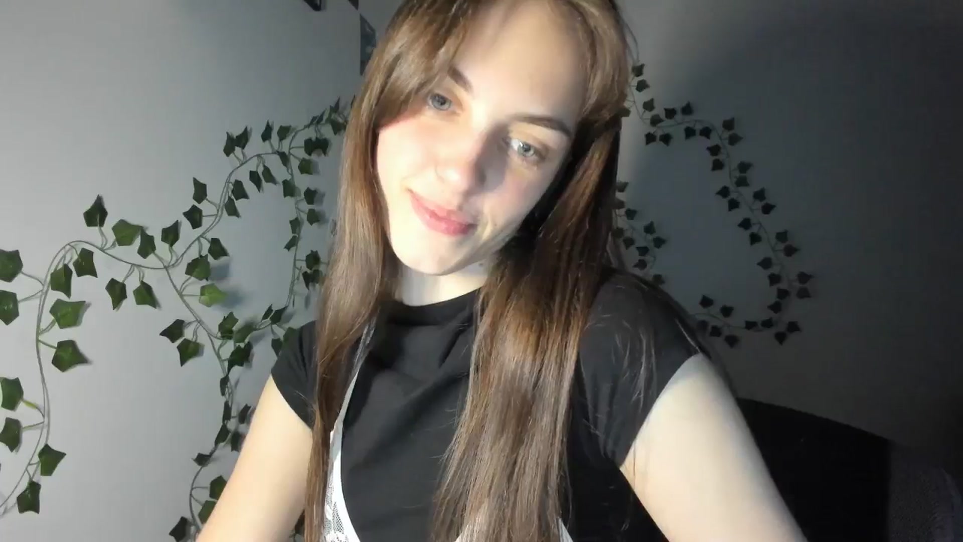 Gallery image thumbnail from Dashamoxy's myfreecams stream on, 04/11/2026, 17:58 image 11 of 20