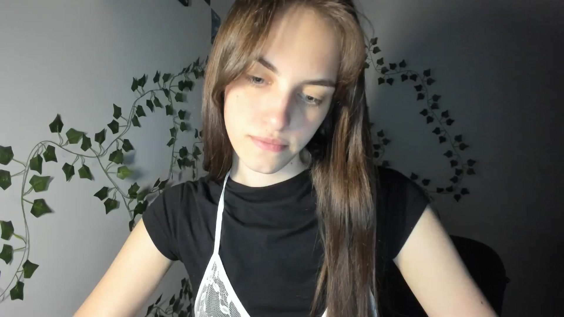 Gallery image thumbnail from Dashamoxy's myfreecams stream on, 04/11/2026, 17:58 image 18 of 20